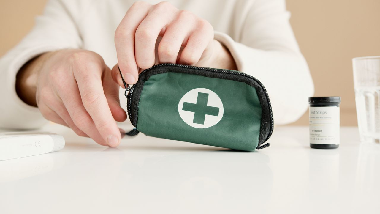 Trousse à pharmacie familiale : que mettre dedans ?